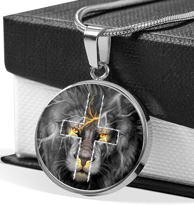 Jesus Circle Necklace Ntk-19Tt001 Jewelry ShineOn Fulfillment Luxury Necklace (Silver)